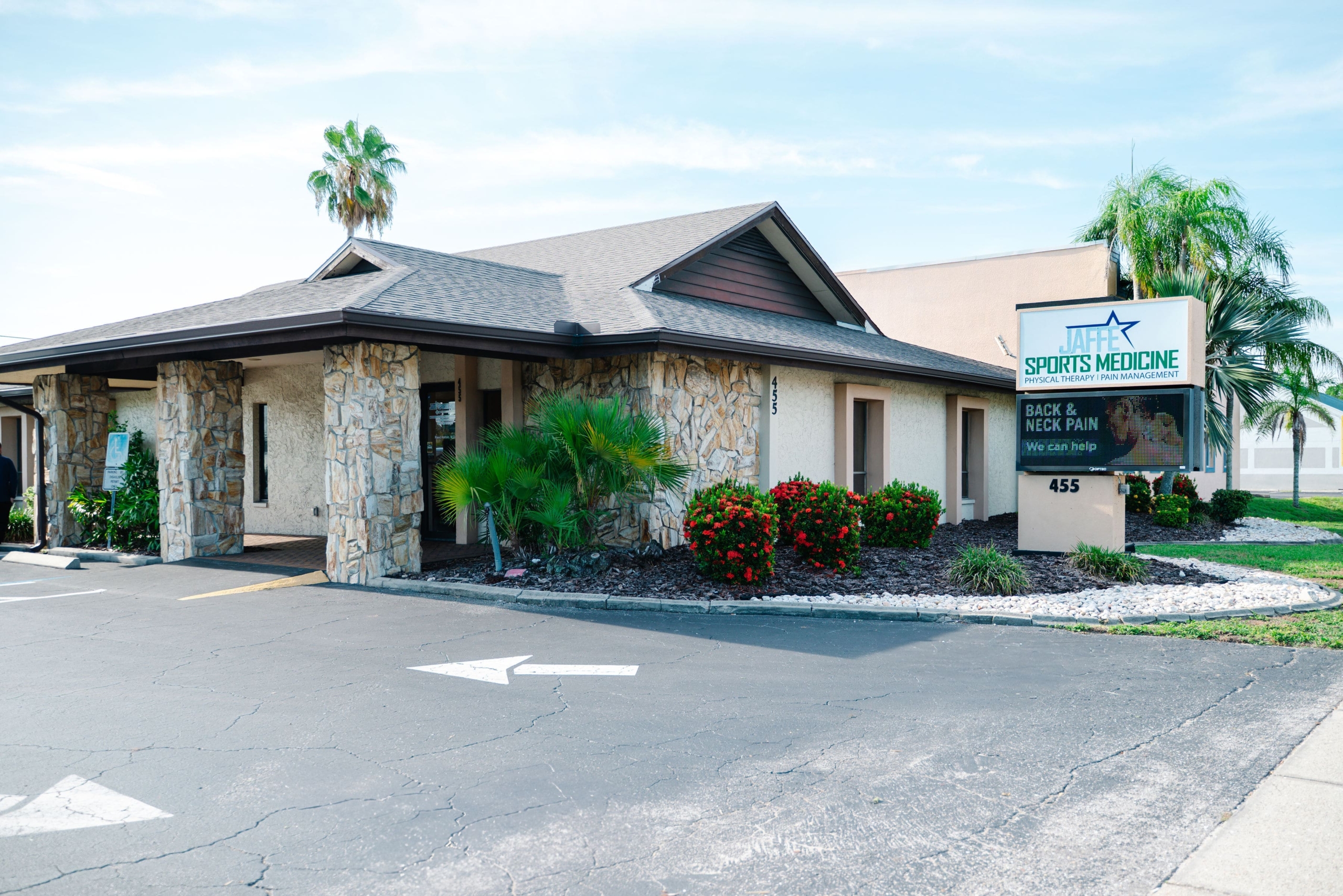 Jaffe Sports Medicine – Back Pain Treatment in Naples FL Patient Recovery